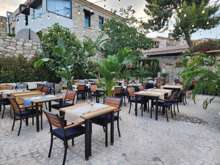 Çeşme Alaçatı Terakki Meyhanesi.